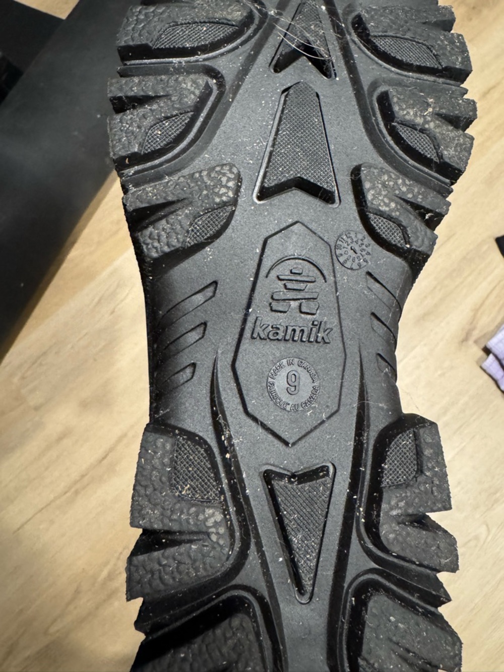 Men’s 9 Kamik winter boots - Picture 5 of 7